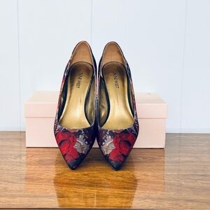 Nine West Red Floral Pointed Pumps Shoe